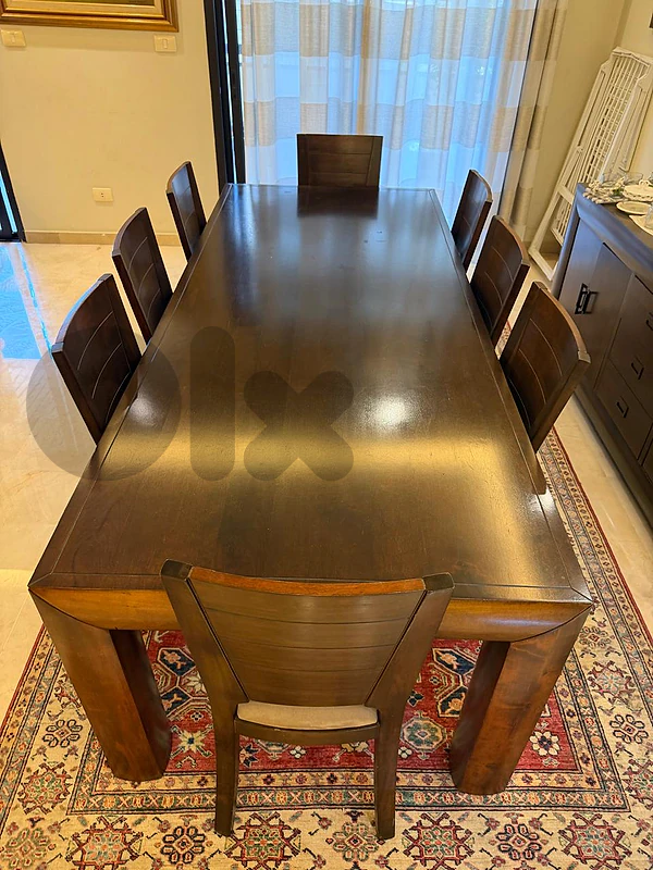 Dining table set + Dressoir