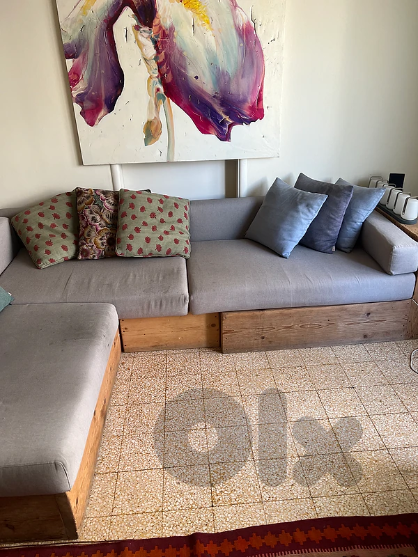 Big L couch