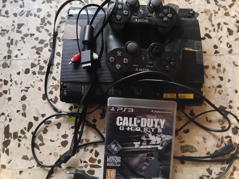 ps3 used (medium condition) it works