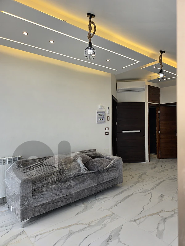 rooftop/ 550 / 650 small 2 persons only apartment  for rent