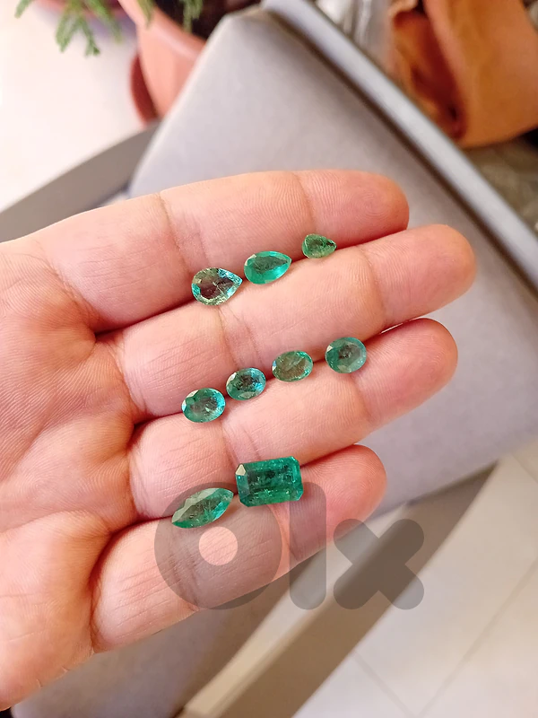 natural emerald. 15 ct parcel. 2250$ total natural emerald. 15 ct parcel. 2250$ total
