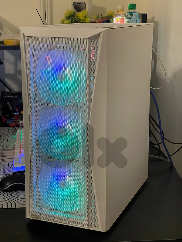 Gaming PC i5-8400 GTX 1060 + Monitor + RGB Setup