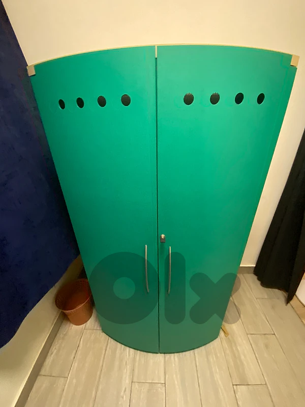 desk closet very good condition high quatily