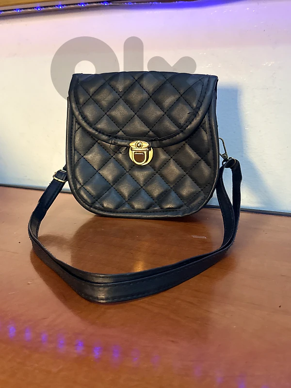 black handbag