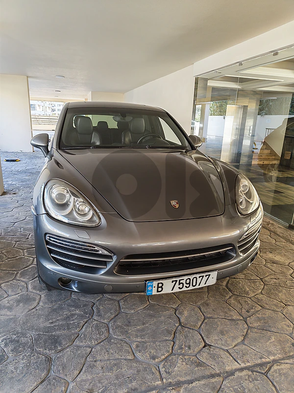Porsche Cayenne 2011 SUV