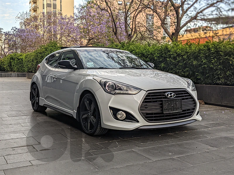 Hyundai Veloster 2015 Turbo / مصدر شركة لبنان - مالك واحد