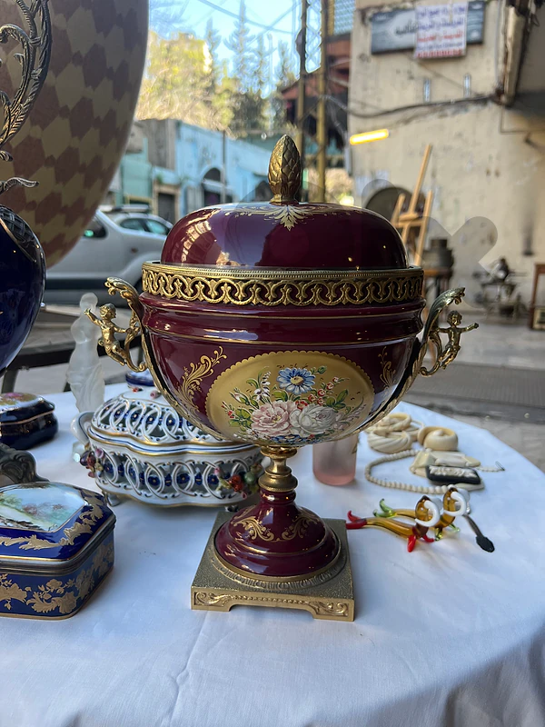 bonbonière sevre italy antique مطبقية ساڤر ايطالية ولا اروع لون مميز