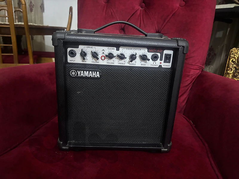 yamaha amp electric guitar