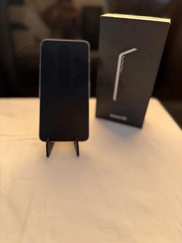 Samsung Galaxy S25 – 256GB