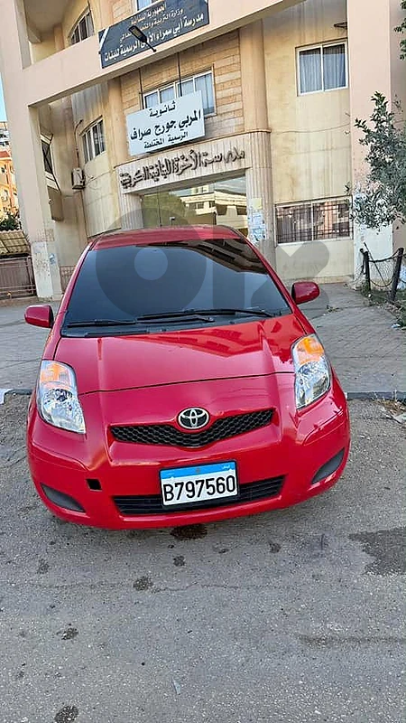 toyota yaris red 2009