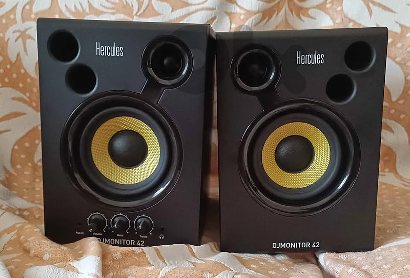 Hercules DJMonitor 42 4-inch Monitors