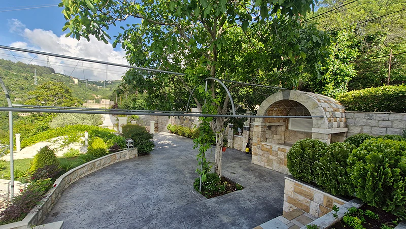 Villa For Sale In Azra With a Breathtaking View