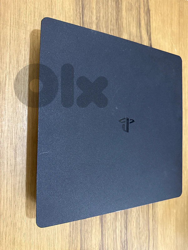 playstation 4 used like new🔥