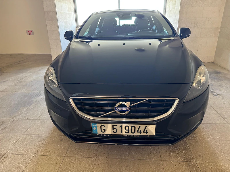 Volvo V40 T4, Black
