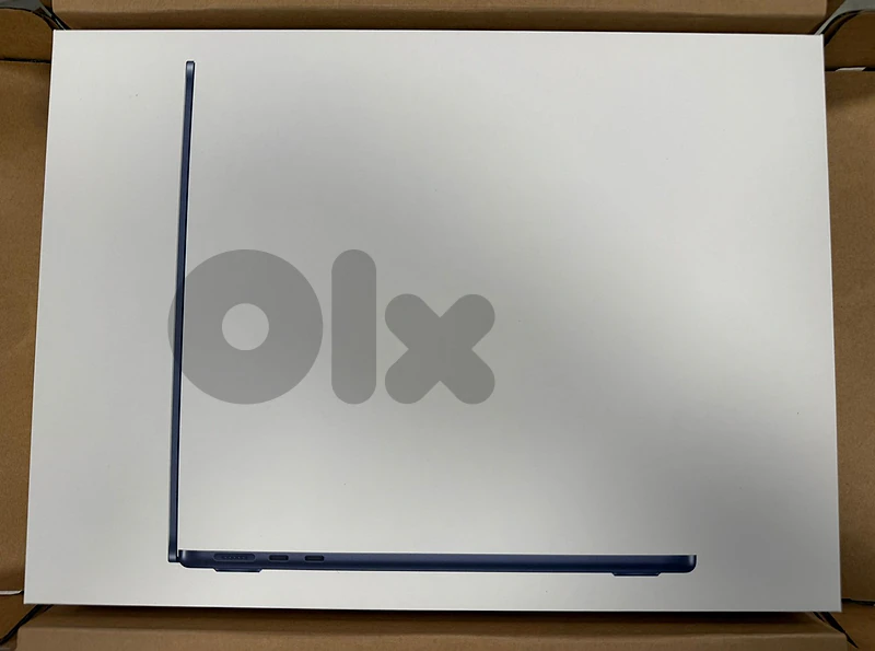 Macbook air m4 13 inch 16gb ram 256gb storage