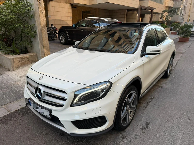 Mercedes-Benz GLA-250 2015