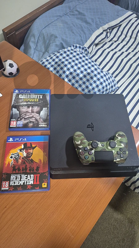 clean ps4 and controller in good condition