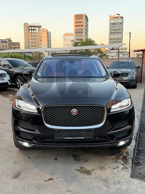 Jaguar F-Pace 2018 Portfolio V6 clean carfax low mileage