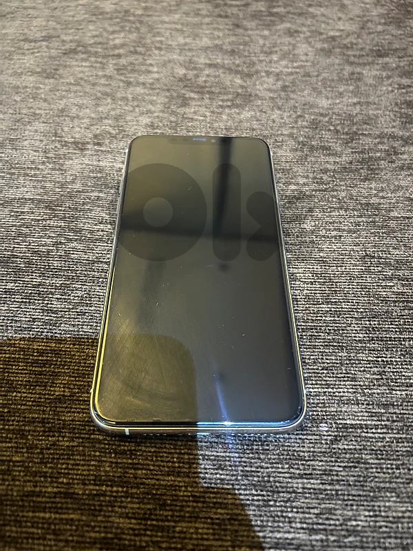 iphone 11 Pro Max 256 gb . Battery Health 74%