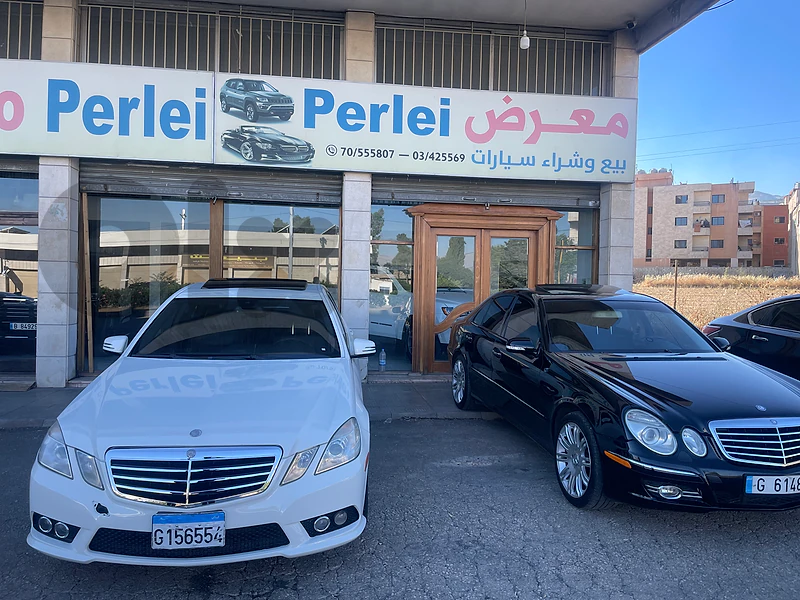 Mercedes Benz E class E350 2010 Original Clean car fax == At zahle 03425569