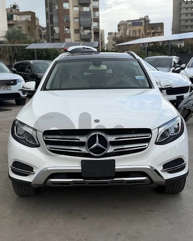 Mercedes-Benz GLC-Class 2018 GlC 300 4 matic clean carfax