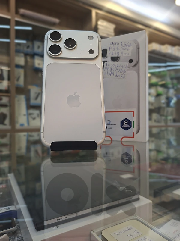 Used like new iphone 17 pro 256 gb sim silver