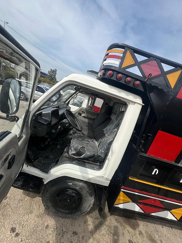 mitsubishi truck
