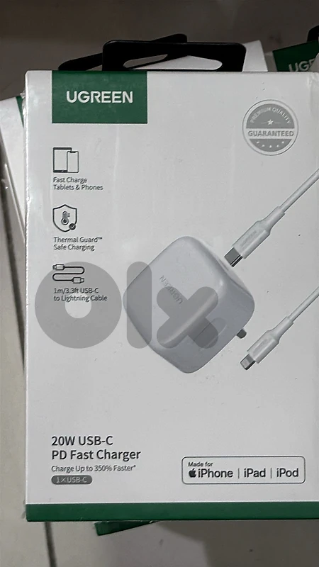 Ugreen 20w usb-c Pd Fast charger 3 pin with 1m lightning cable white