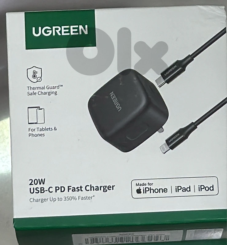 Ugreen 20w usb-c Pd Fast charger 3 pin with 1m lightning cable black