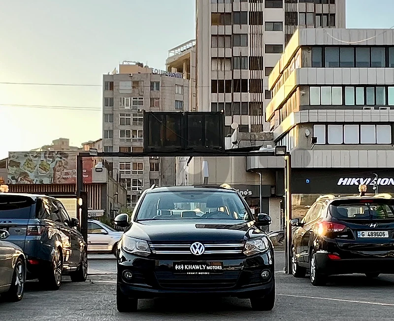 Volkswagen Tiguan 2.0T 1 owner!!!