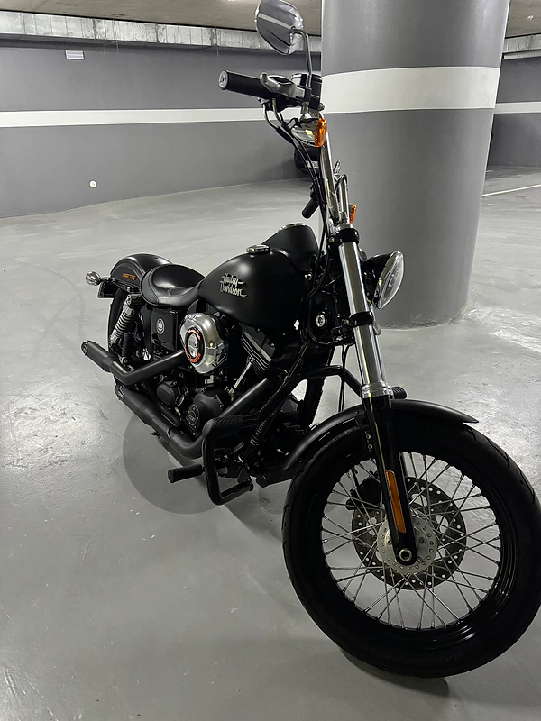 017 Harley-Davidson Dyna Street Bob | Denim Black | Low Miles