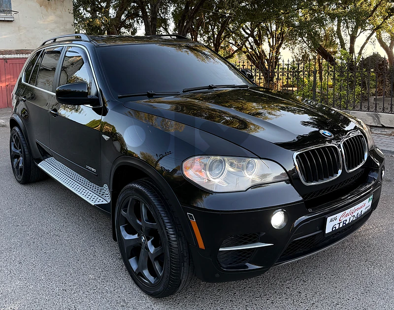 BMW X5 2012 BMW X5 2012 V8 5.0i twin turbo