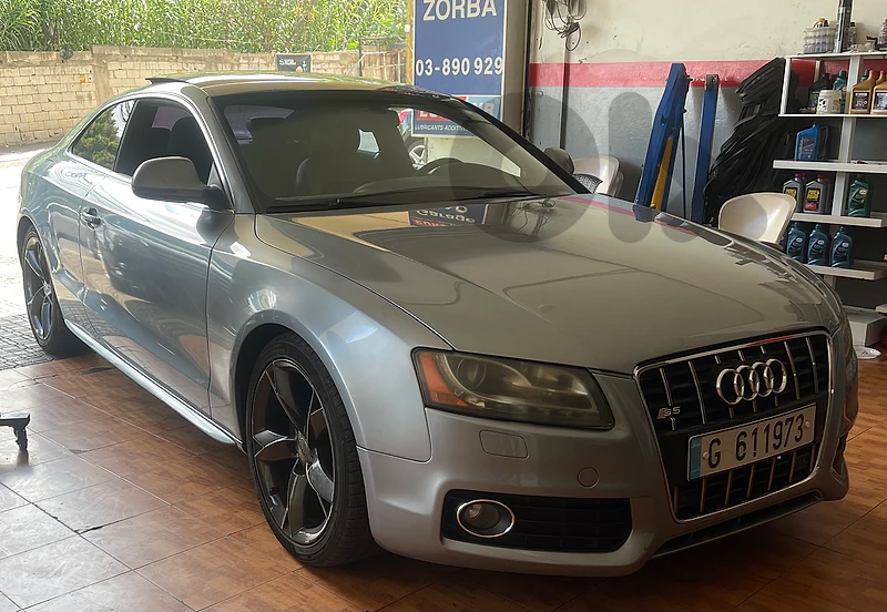 Audi A5 2009 S 5