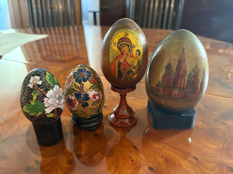 Lot de 4 oeufs chinois et russe
