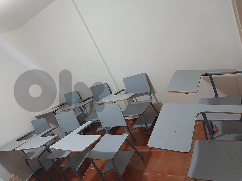 tablet chairs like new