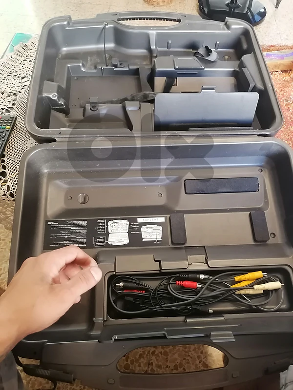 VHS M1000 VIDEO CAMERA