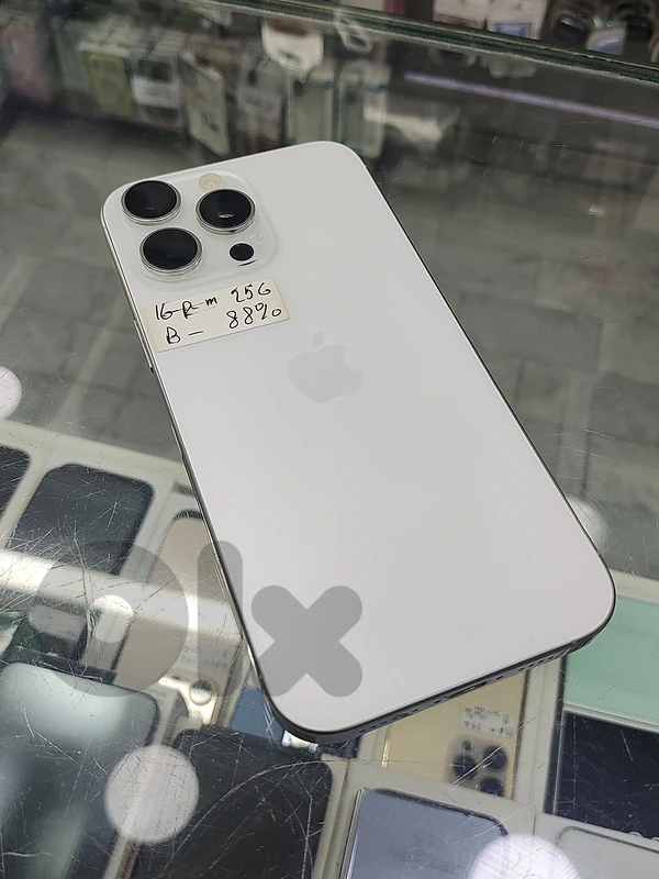 apple iphone  16 pro max used