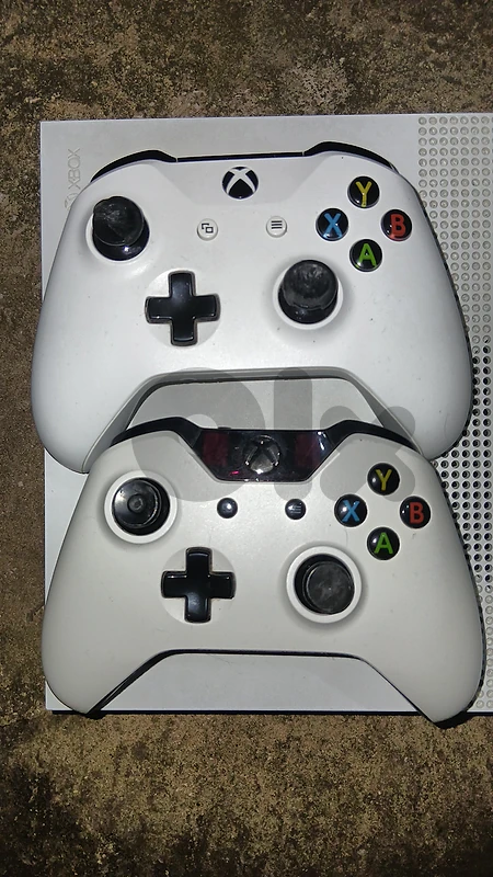 Xbox One S All Digital Edition [GOOD CONDITION] -- Read description