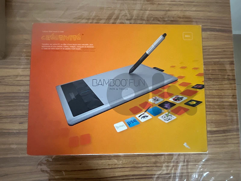 Wacom Bamboo Fun Pen & Touch Digital Graphics Tablet