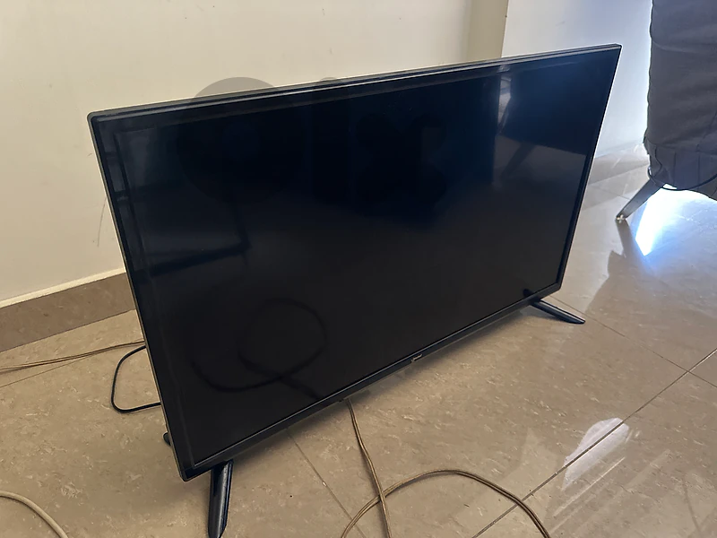 32” TV for Sale – Excellent Condition