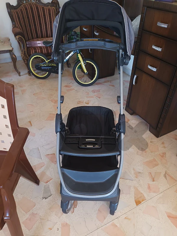 stroller ...chicco ...         90 dollar