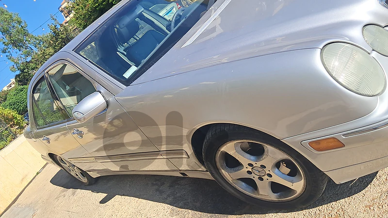 Mercedes-Benz E-Class 2002 320