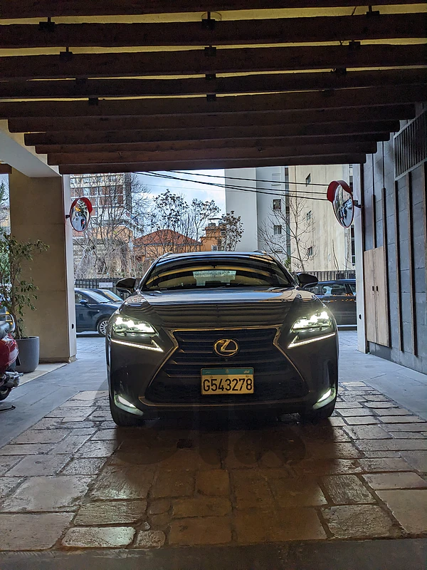 nx 200-Turbo Lexus in mint condition