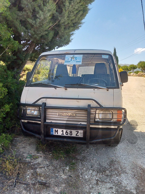 Mazda B2200 1995 1995