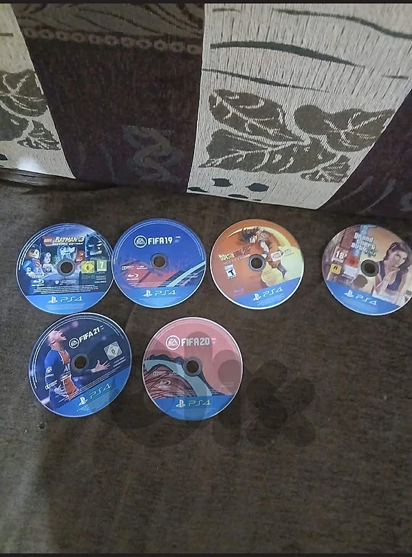 6 ps4 cds for only 40$