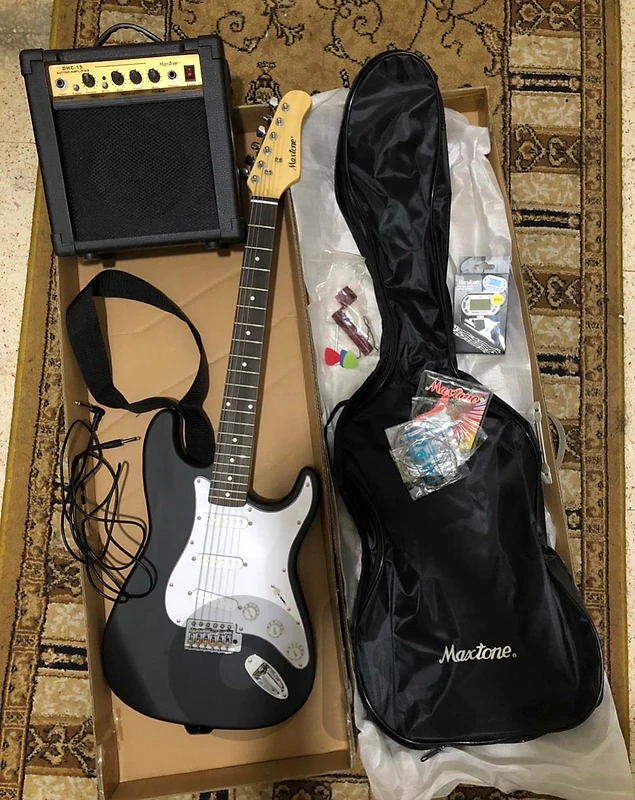 Maxtone electric guitar