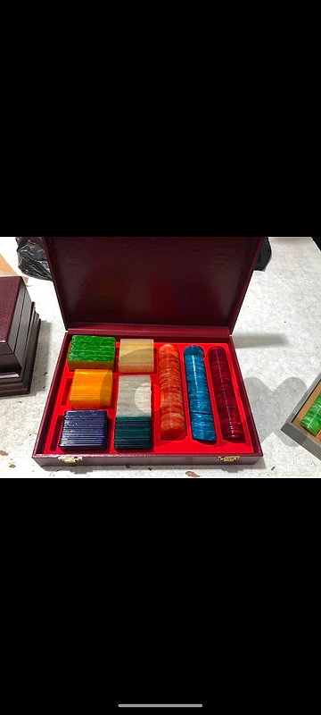 4 Vintage poker chips sets