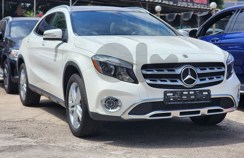 2018 Mercedes GLA 250 4Matic (Clean Carfax)