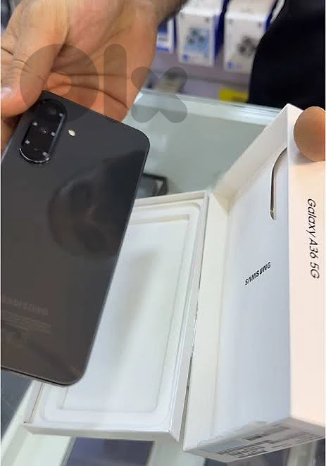 A36 8/256 black like new