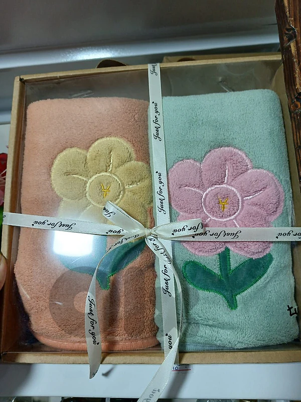 Cute Floral Cotton Towel Set – Soft & Absorbent Cute Floral Cotton Towel Set – Soft & Absorbent